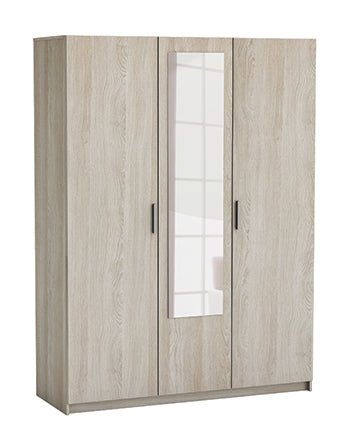 Licht houten kledingkast met drie deuren, een centrale spiegeldeur en zwarte handgrepen, ideaal voor een moderne slaapkamer.