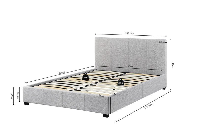 Grijs gestoffeerd bedframe met lattenbodem, weergegeven met afmetingen en gewichtscapaciteit, geplaatst op een witte achtergrond.